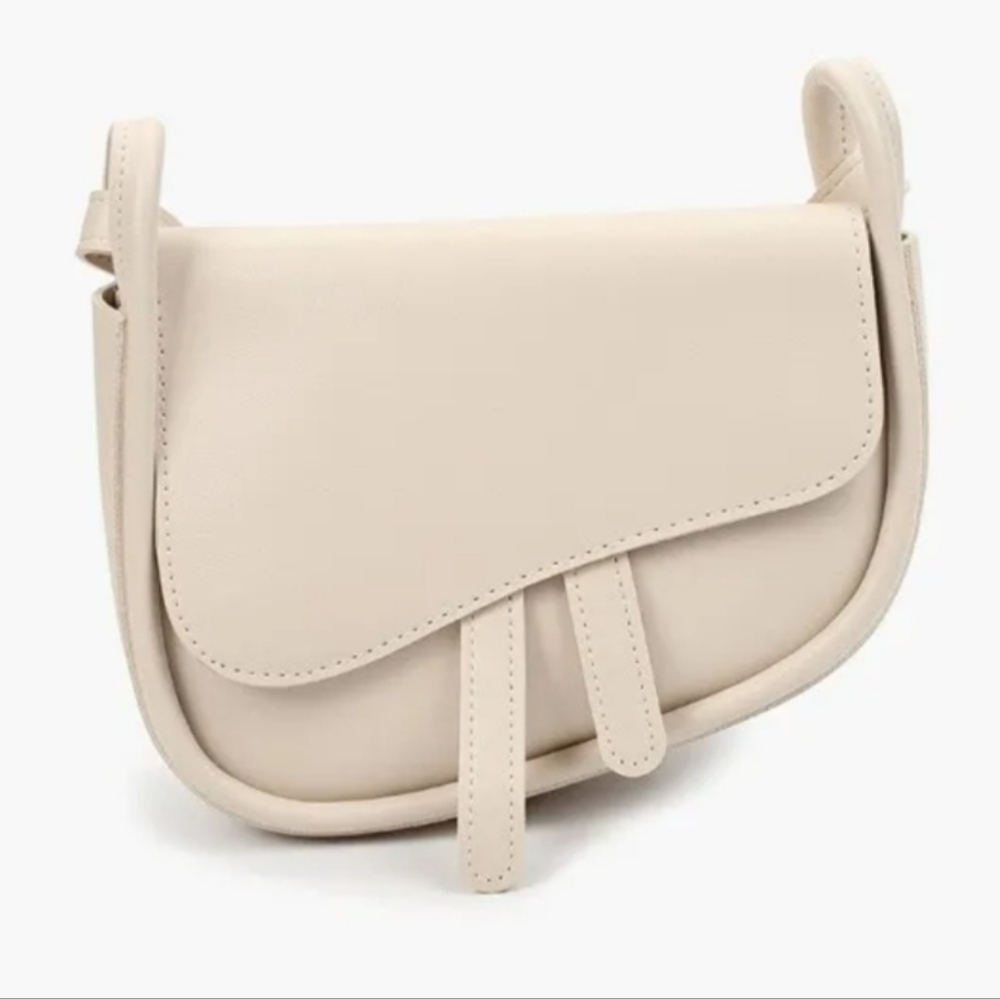 Urban Expressions Crossbody/Hand Arlo Saddle Bag in bone vegan leather NWOT